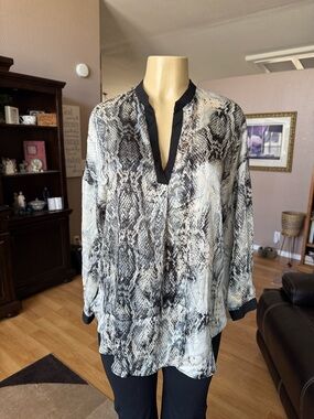 Zara black & white snake print long sleeve Vneck silky blouse-size M